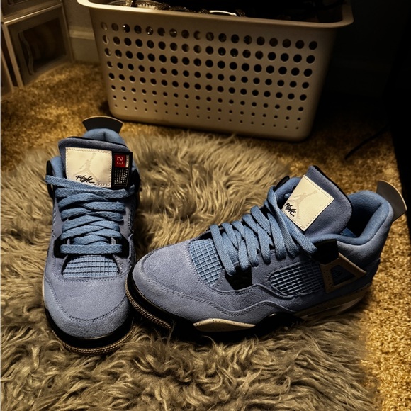 Jordan 4 Retro University Blue Woman’s 8 GS size 6.5 - Picture 1 of 6